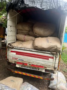 अन्न व औषध प्रशासनातर्फे प्रतिबंधीत अन्न पदार्थांचा साठा जप्त (3)