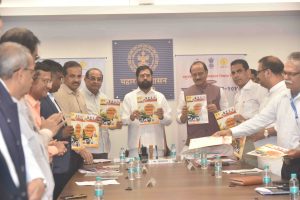 मा मुख्यमंत्री यांच्या उपस्थितीत महसूल दिन 2