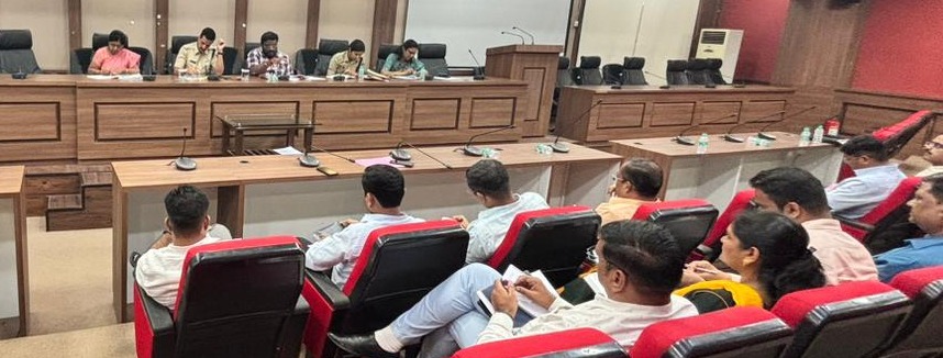 निवडणूक निर्णय अधिकारी, समन्वय अधिकारी यांच्या कामकाजाबाबत आढावा बैठक
