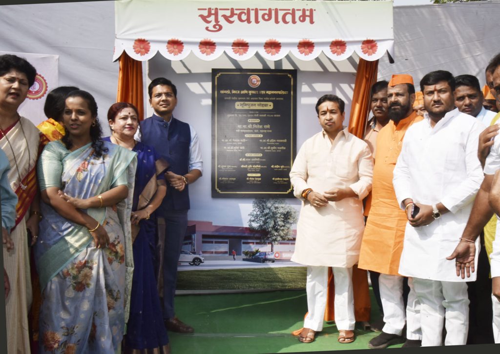 मा. मंत्री नितेश राणे यांच्या हस्ते फिश मार्केट भुमीपुजन (2)