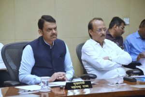 मुख्यमंत्र्यांनी घेतला फ्लॅगशीप योजनांचा आढावा 1