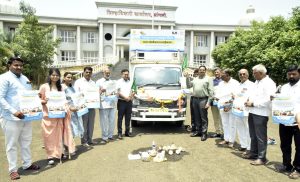 जल रथ मोहिमेचा जिल्हाधिकारी अशोक काकडे यांच्या हस्ते शुभारंभ (1)