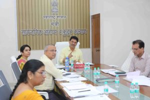 मा.आरोग्यंत्री यांच्या उपस्थितीत बेठक1