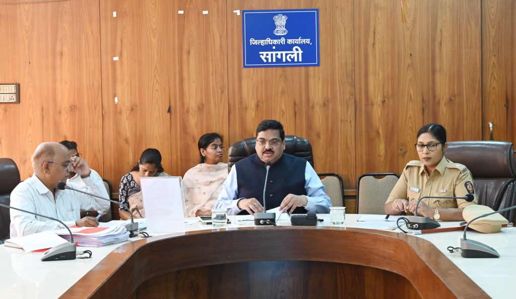 _निवडणूक आचारसंहिता बैठक फोटो (1)