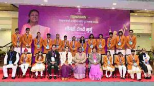 महाराष्ट्राच्या अर्णव महर्षीला विज्ञान क्षेत्रासाठी पुरस्कार प्रदान-1