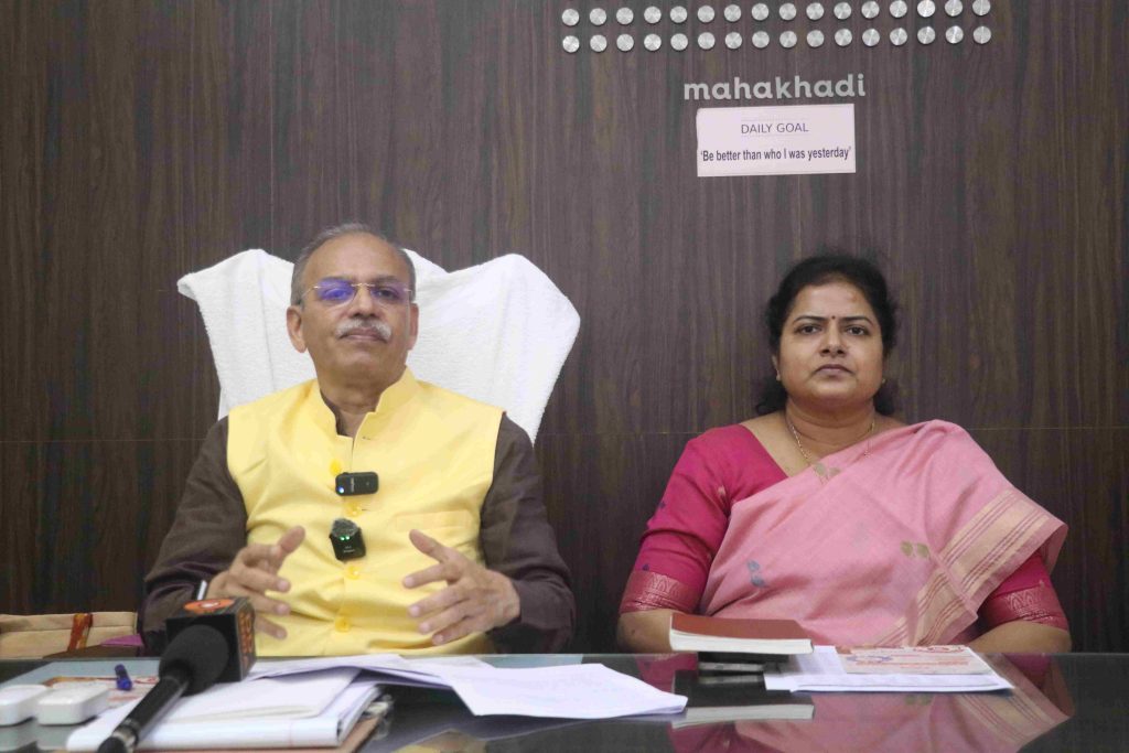 PM Vishwakarma Exhibition and Trade Fair is being organized in Mumbai and Maharashtra State Khadi Press Conference