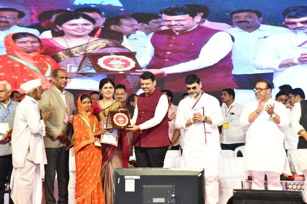 'महा पशुधन एक्स्पो’ 2026 ला मुख्यमंत्र्यांची भेट (5)