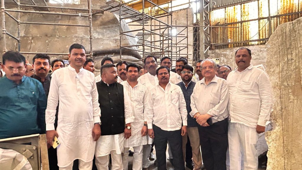 महाराष्ट्र विधानसभा उपाध्यक्ष अण्णा बनसोडे (1)