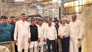 महाराष्ट्र विधानसभा उपाध्यक्ष अण्णा बनसोडे (1)