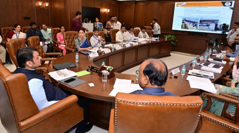 मा.मुख्यमंत्री - महाराष्ट्र विमानतळ विकास प्राधीकरणाच्या संचालक मंडळाची 93 वी बैठक. (2)