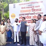 मा.मुख्यमंत्री हस्ते जिजाऊ बसचे लोकार्पण (2)