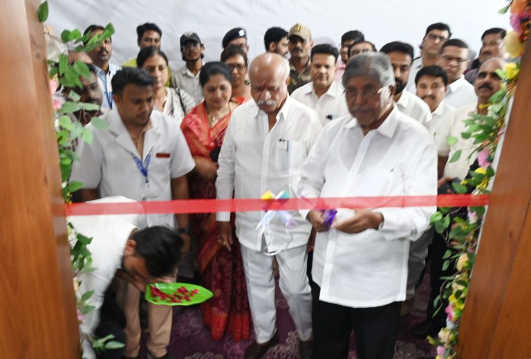 शासकीय वैद्यकिय महाविदयालय बर्नआयस...ोनोग्राफी,शवविच्छेदन विभाग लोकार्पण सोहळा फोटो (1)