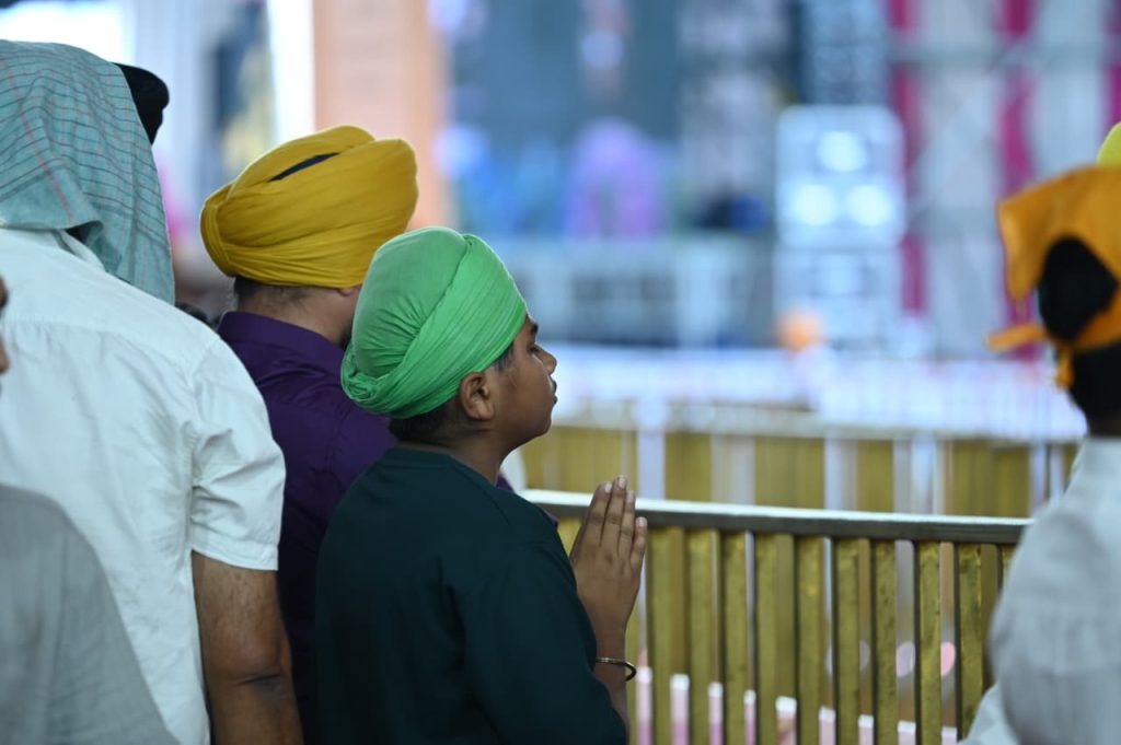 श्री गुरु तेग बहादूर ३५० वा शहीदी सम...यक्रमात दुसऱ्या दिवशी लाखो भाविकांची अलोट गर्दी (2)