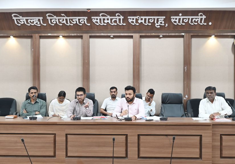 _जिल्हा वार्षिक योजना आढावा बैठक फोटो (1)