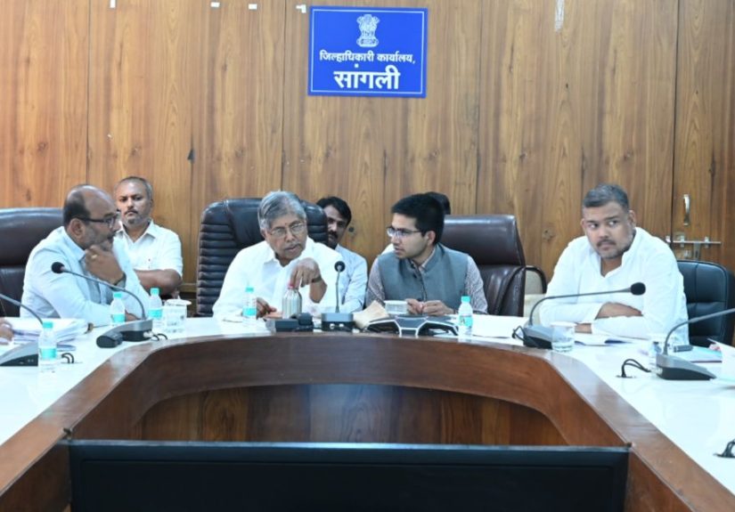 ताकारी, टेंभू, म्हैसाळ प्रकल्प सिंचन व्यवस्थापन आढावा बैठक (1)