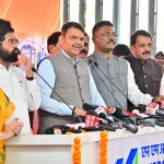 दहिसर येथे मेट्रोचे मा. मुख्यमंत्री यांच्या हस्ते हिरवी झेंडी दाखवून उद्घाटन (1)