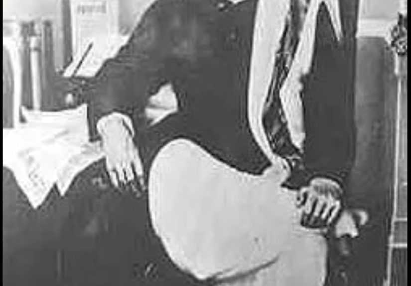 महात्मा फुले फोटो (1)