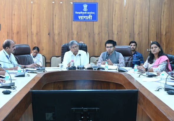 स्मारक आढावा बैठक (2)