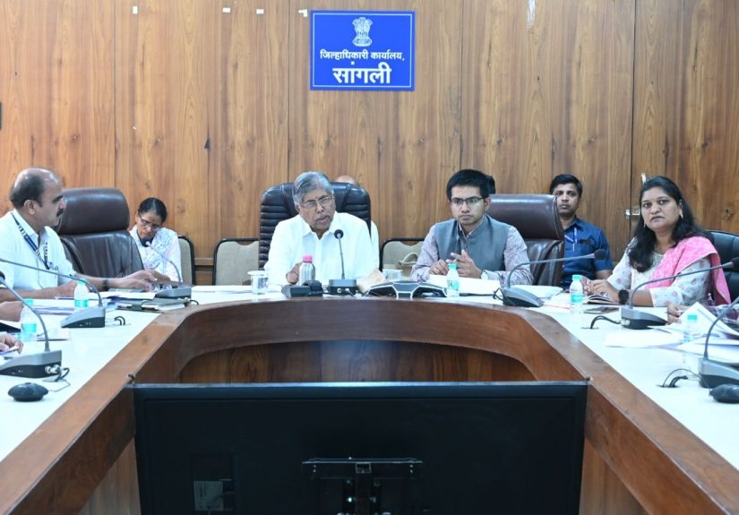 स्मारक आढावा बैठक (2)