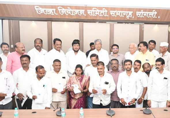विशेष कार्यकारी अधिकारी प्रमाणपत्र वाटप फोटो (2)