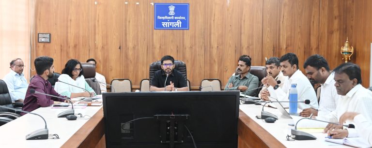 वृक्षोरोपण मोहिम अनुषंगाने बैठक फोटो (2)