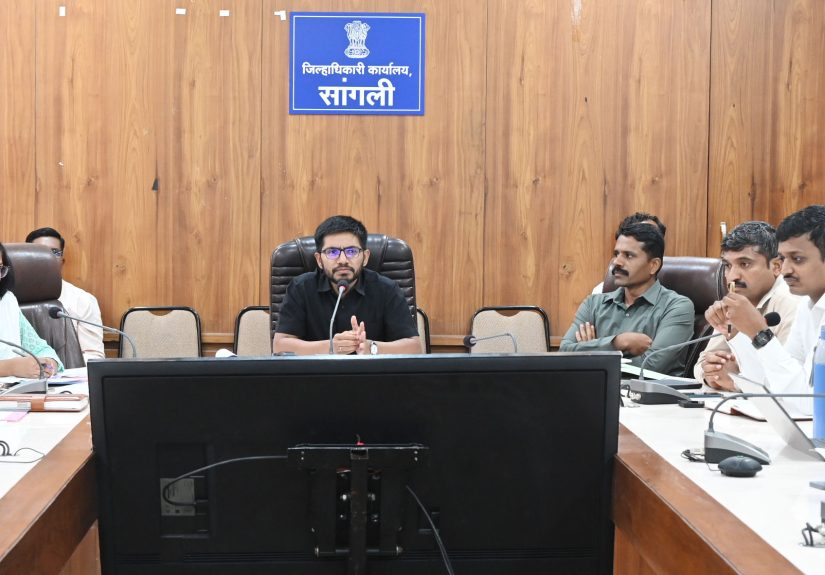 वृक्षोरोपण मोहिम अनुषंगाने बैठक फोटो (2)
