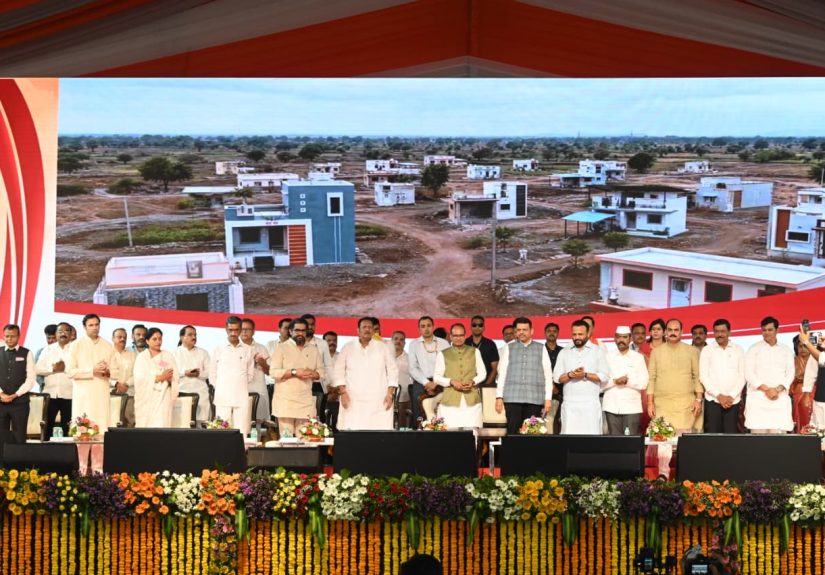 सातारा येथील प्रधानमंत्री आवास योज...नण अंतर्गतच्या पाच लाख घरांचे उत्साहात लोकार्पण (1)