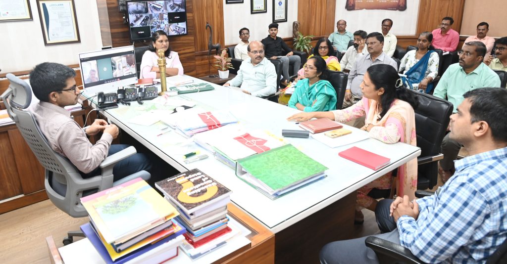 स्थानिक प्राधिकारी मतदारसंघ निवडणुक आढावा बैठक (1)