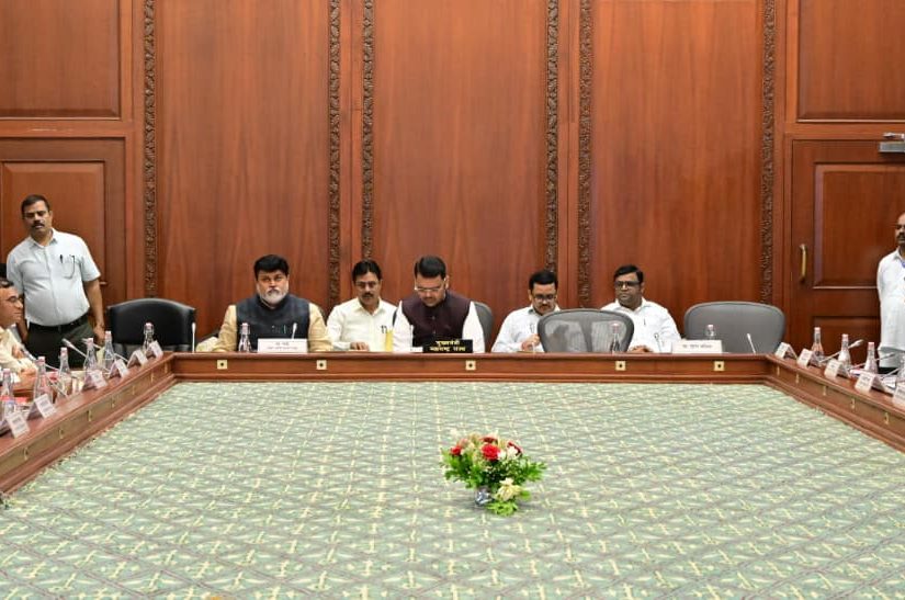 राज्य मराठी विकास संस्था नियामक मंडळाची बैठक (2)