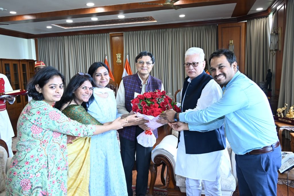 'स्पिक मॅके'च्या शिष्टमंडळाने घेतली राज्यपालांची भेट (2)